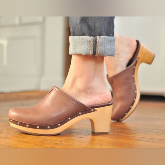 UGG Leather Abbie Clogs - Picture 2 of 6